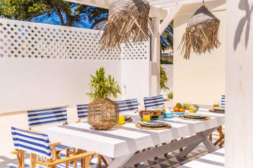 Casa do Cacto By WeHost — 4-Star Luxury Hotel in Vila Baleira, Portugal