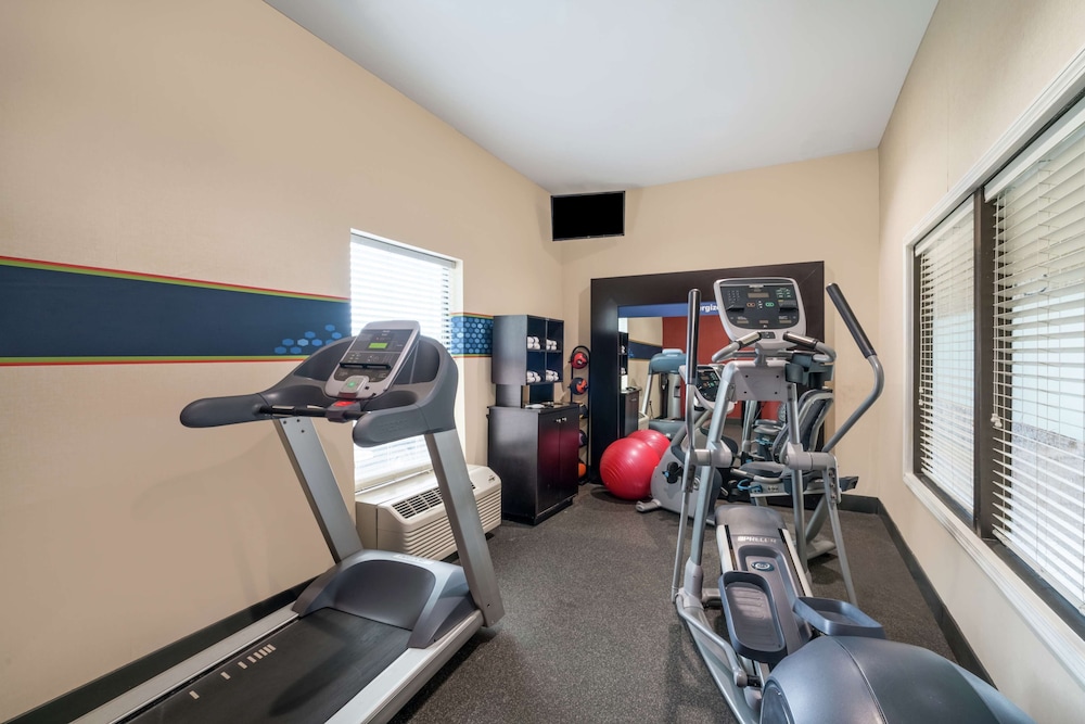 Hampton Inn Corydon - photo 34