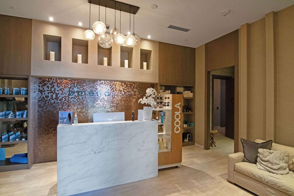 Luxury Penthouse 4 BDR With Resort Amenities in Hollywood, United States