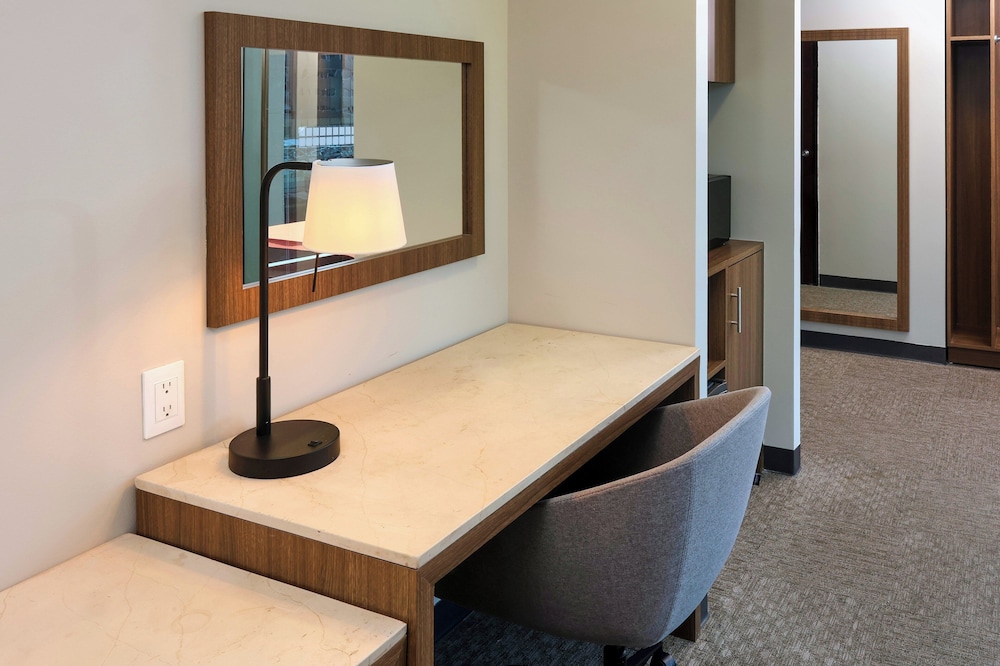 Holiday Inn Hotel & Suites Medica Sur by IHG