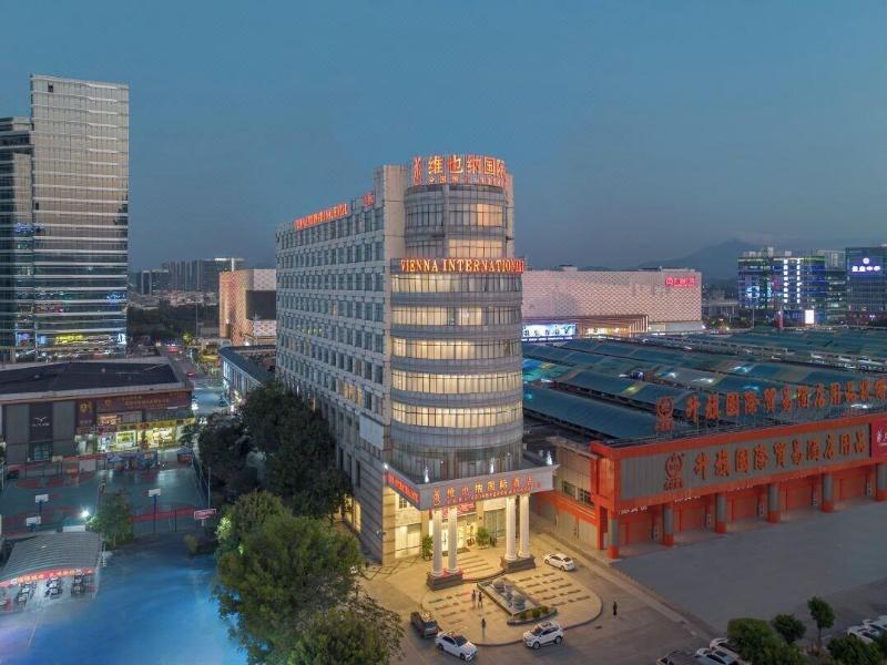 Vienna International Hotel Shenzhen Hua’nan City in Longgang, People's Republic of China