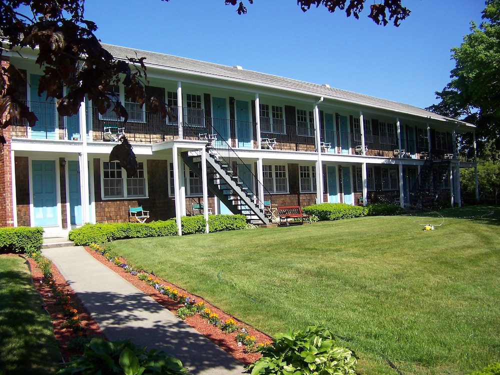 Colonial Village - photo 21