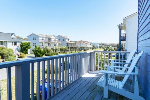 1 4 Us by Oak Island Accommodations - photo 2