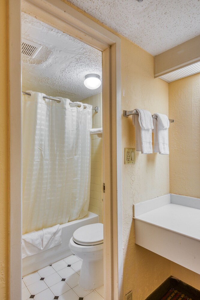 OYO Hotel Jackson Fairgrounds I 55 - photo 34