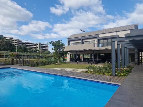 Ballito Coastal Bliss Entire 3 bed Luxury Wifi Parking Gym Swimming Pool in Excellent Location — 4-Star Luxury Hotel in Ballito, South Africa