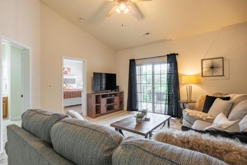 Golf View Elevator Accessible Center Of Branson Free Tickets Included Rl8 11A in Branson, United States