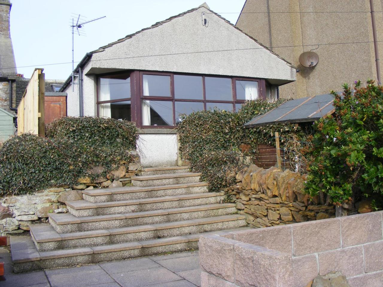 Franklin's View - carbon neutral hotel in Stromness