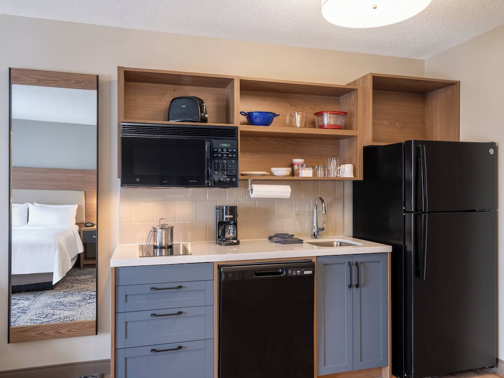 Candlewood Suites Rockford by IHG - photo 8