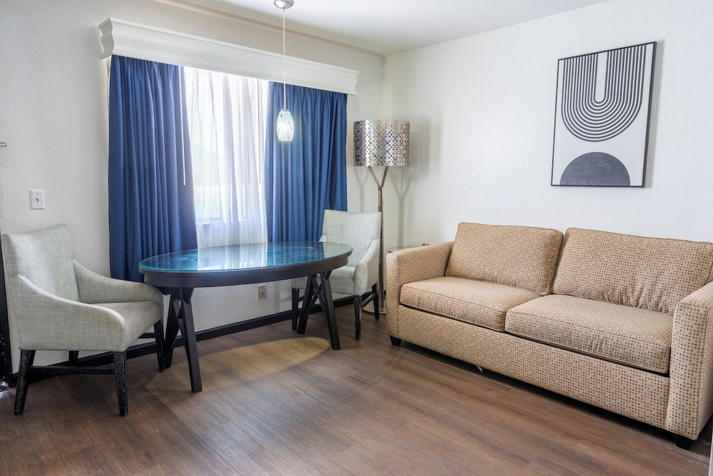 Sands Inn & Suites - photo 18