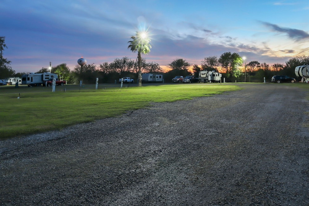 Mathis Motel - photo 21