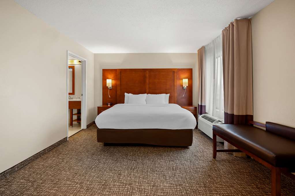 Comfort Inn & Suites Decatur Forsyth - photo 17