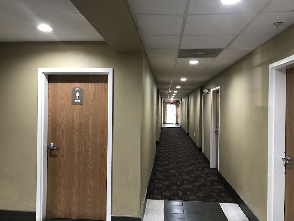 Microtel Inn & Suites by Wyndham Lithonia Stone Mountain - photo 32