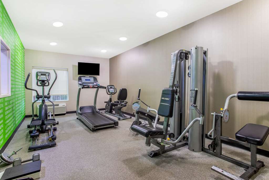 La Quinta Inn & Suites by Wyndham Fultondale Birmingham N - photo 10