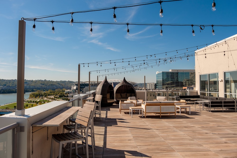 AC Hotel by Marriott Cincinnati at The Banks - photo 44