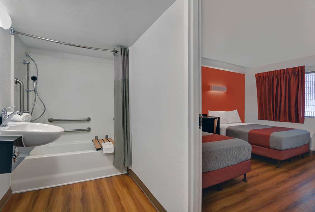 Motel 6 Cutler Bay FL - photo 14