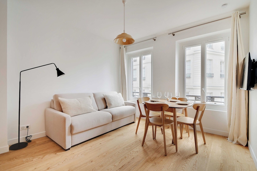 Magnificent Flat Near Bourse — 4-Star Luxury Hotel in Paris, France