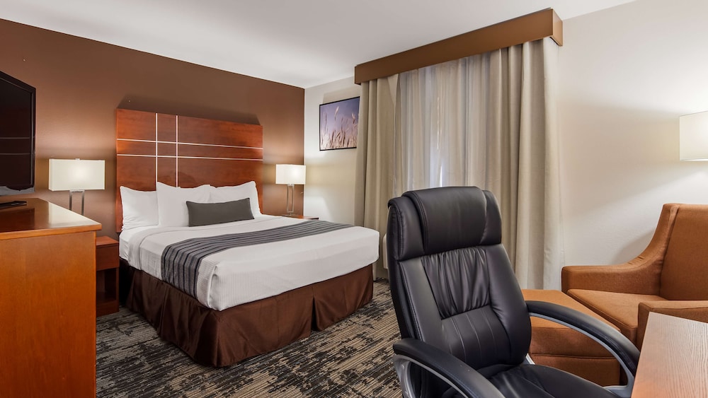 Best Western Plus Wakeeney Inn & Suites - photo 7