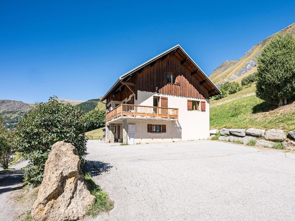 Les Perdrix Blanches 5p14 - carbon neutral hotel in Unknown City