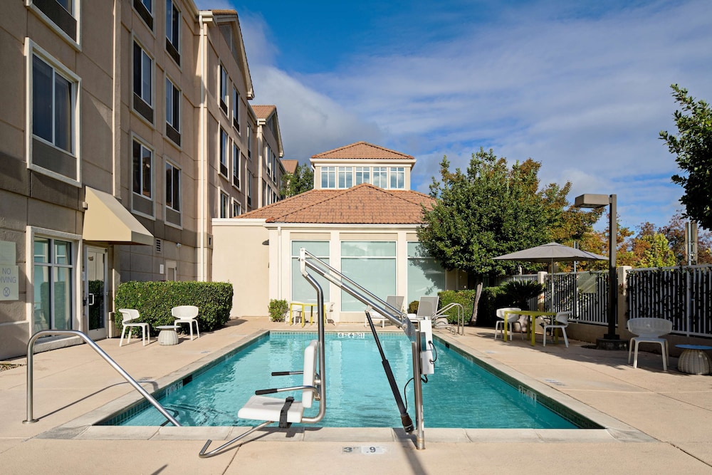 Hilton Garden Inn Folsom - photo 35