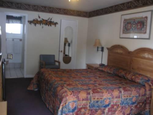 Travelers Inn and Suites South Lake Tahoe - photo 12