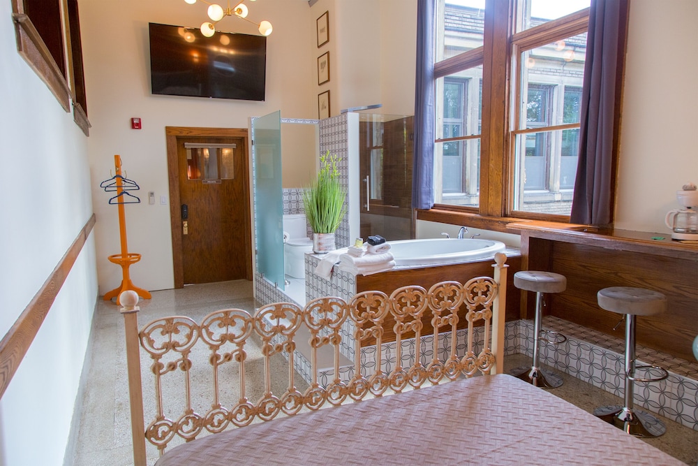 School 31 Lofts at Colors Studios - photo 18