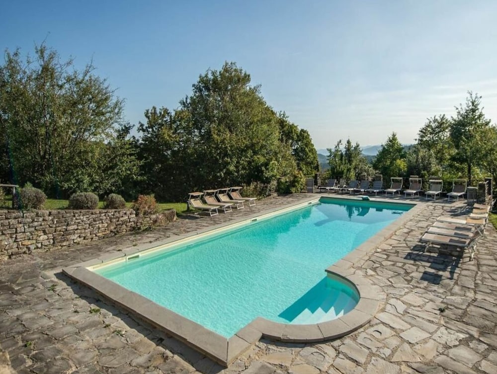 Villa Case a Cantuccio — 4-Star Luxury Hotel in San Giustino, Italy