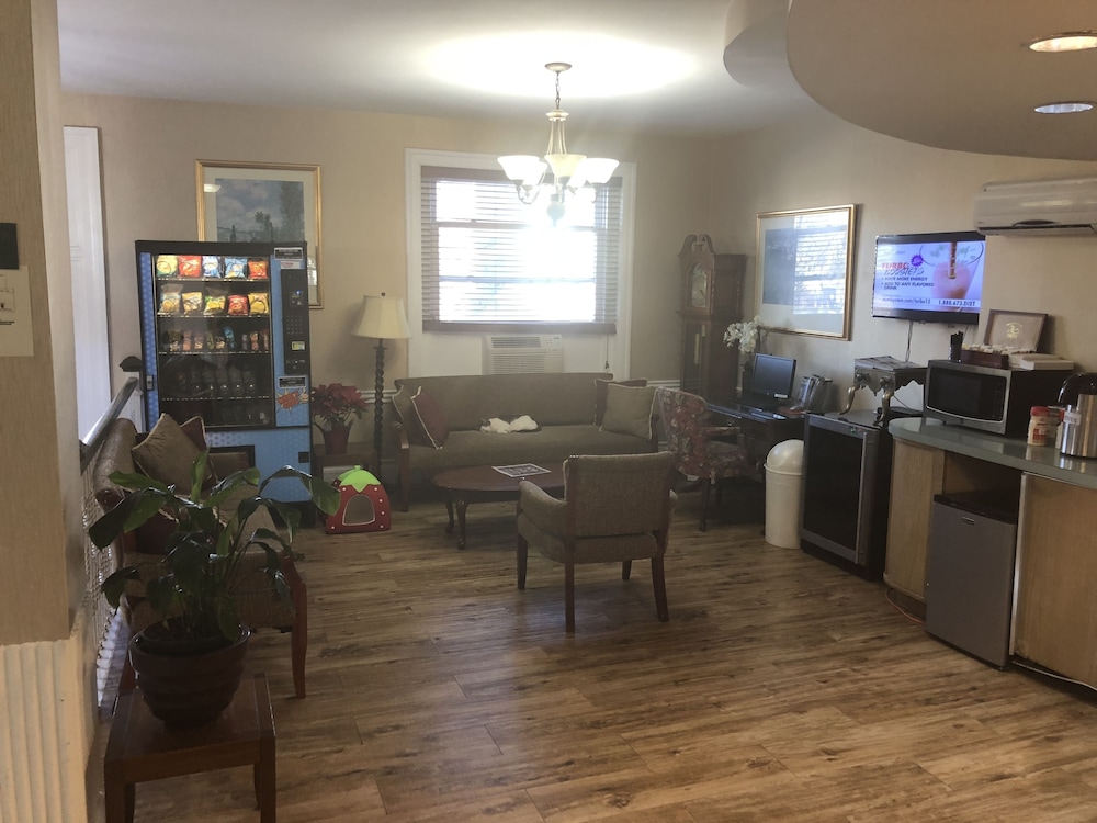 Windsor Inn Hotel - photo 16