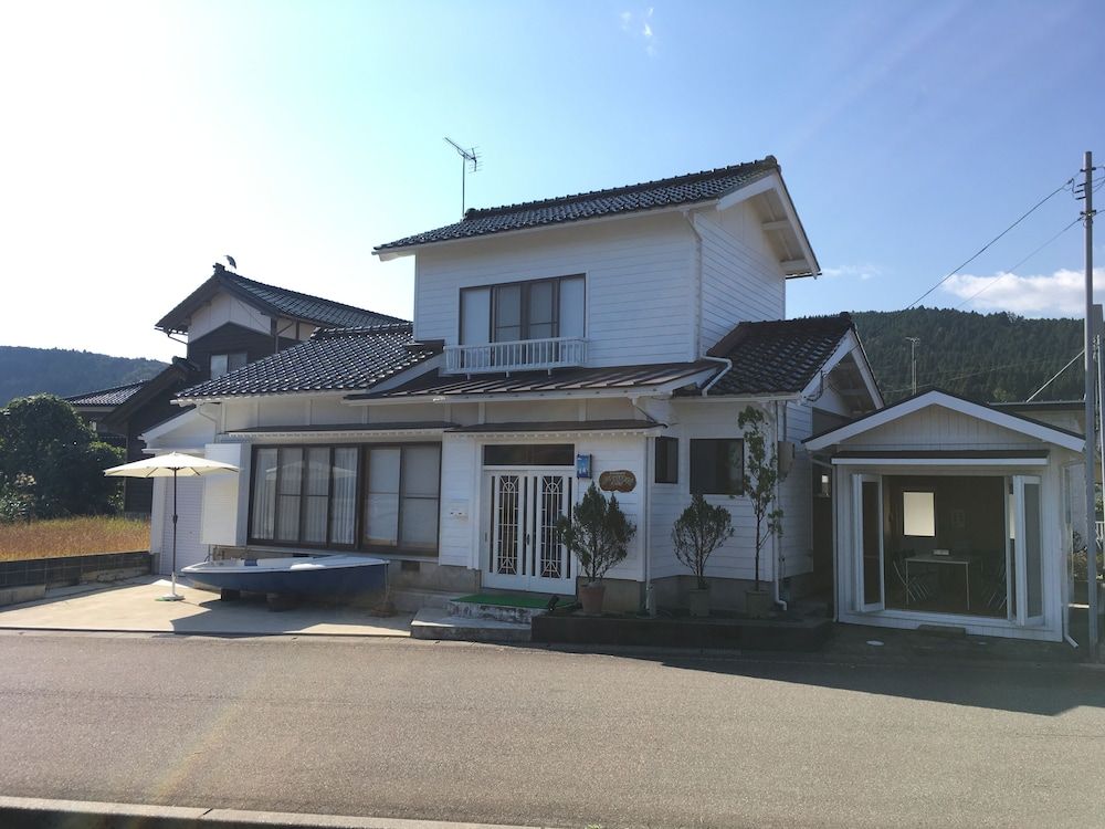 Heart Land Hills View Of Yacht Harbor House 11096164 — Nanao