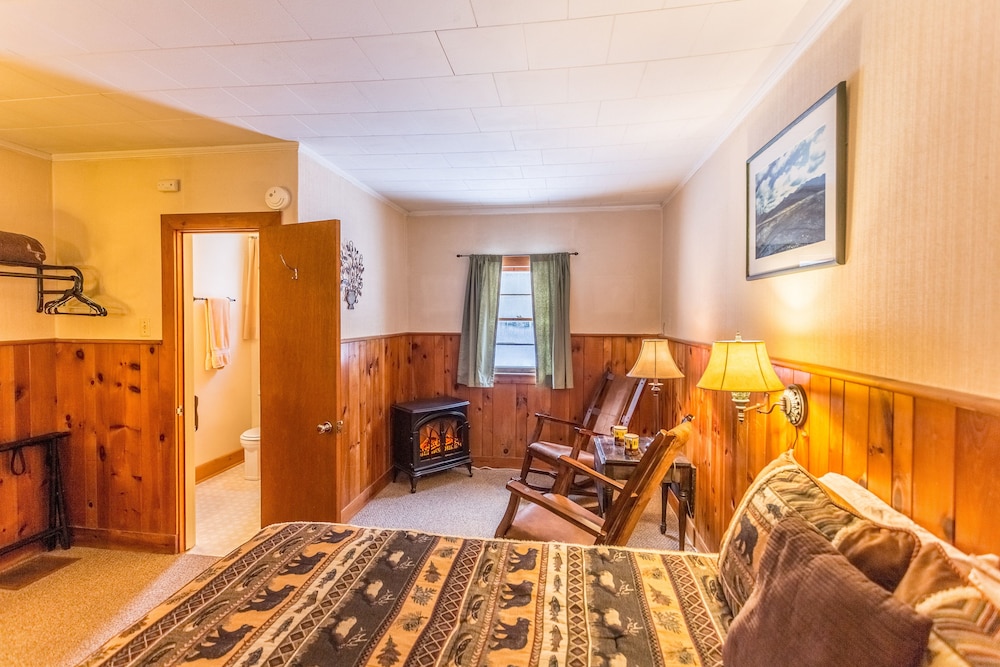 Adk Trail Inn - photo 11