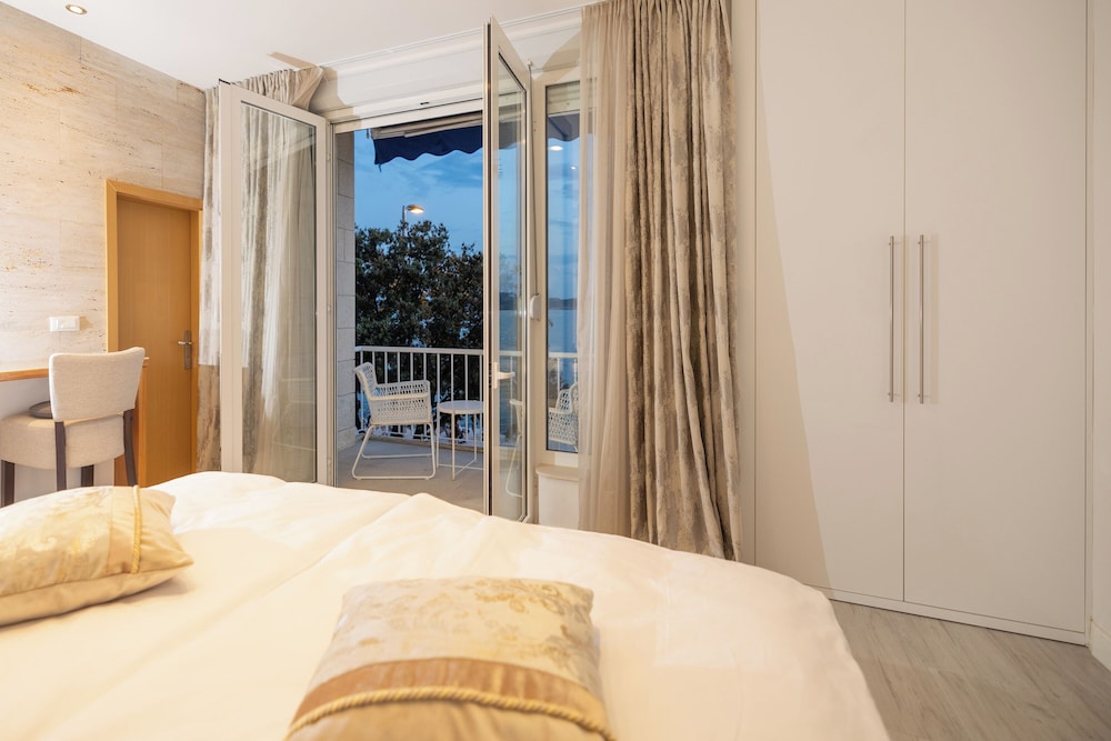 Mona Lisa's view in Zadar Old Town — 4-Star Luxury Hotel in Zadar, Croatia