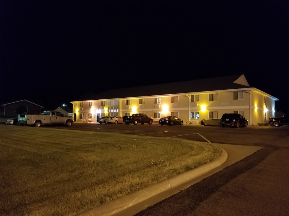 Bilmar Inn & Suites Dell Rapids Near Sioux Falls - photo 173