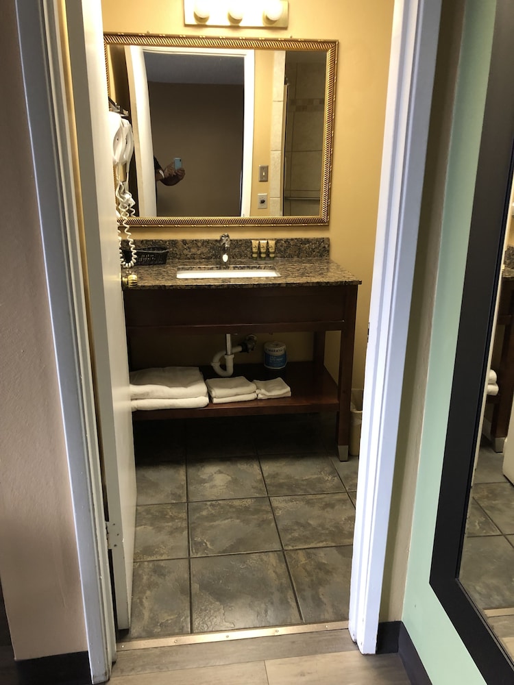 Knight's Inn Motel - photo 49