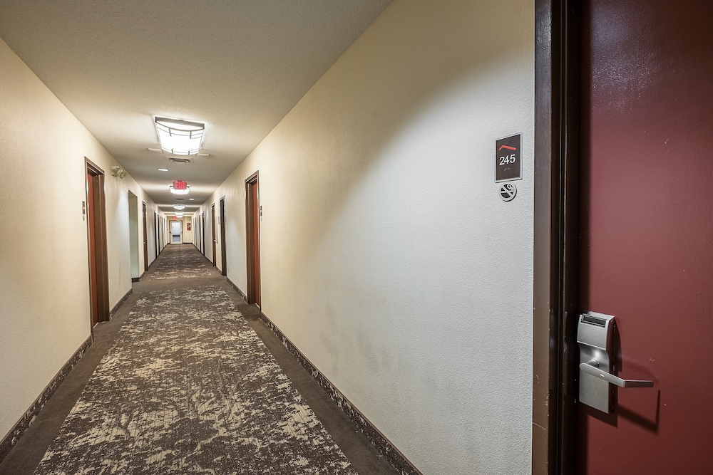 Red Roof Inn Toledo Maumee - photo 19