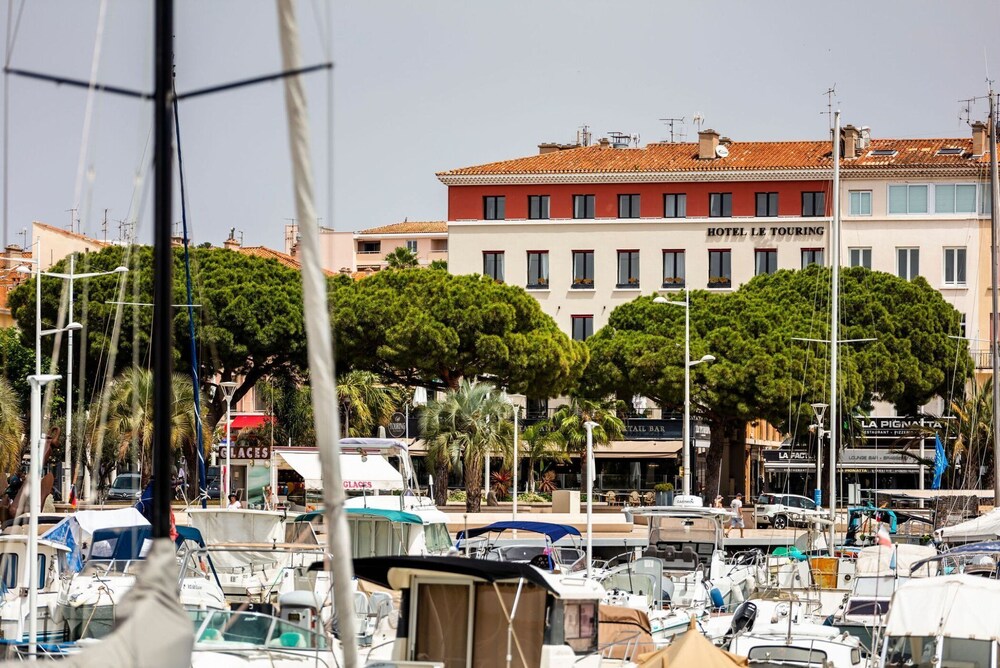 Hôtel Restaurant Le Touring — 4-Star Luxury Hotel in Saint-Raphael, France