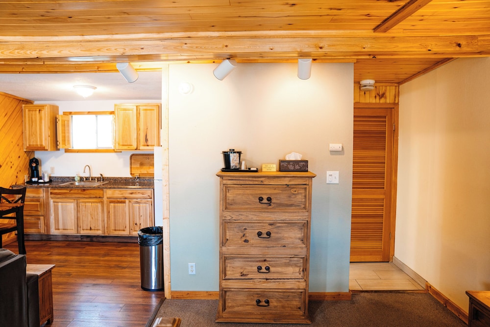 Salida Inn & Monarch Suites - photo 45