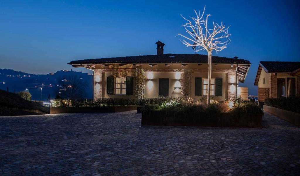 Agrisuite Il Cedro — 4-Star Luxury Hotel in La Morra, Italy