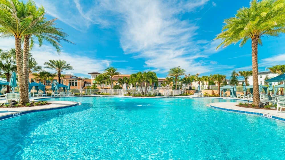 Solara by Global Resort Homes — 4-Star Luxury Hotel in Kissimmee, United States