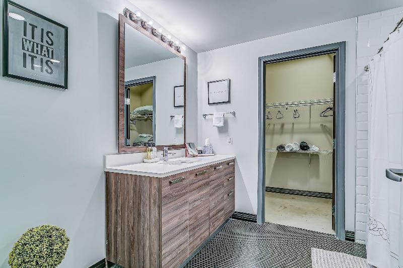Luxury Downtown Dallas Stay by Amyfinehouse - photo 214