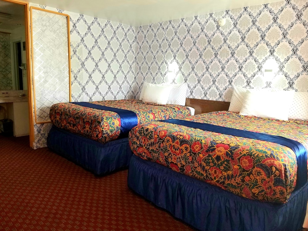 Town House Motor Inn - featured photo