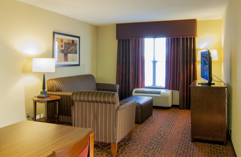 Hampton Inn & Suites Tampa North - photo 28