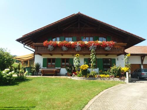 Ferienwohnung Dopfer — 4-Star Luxury Hotel in Eisenberg, Germany