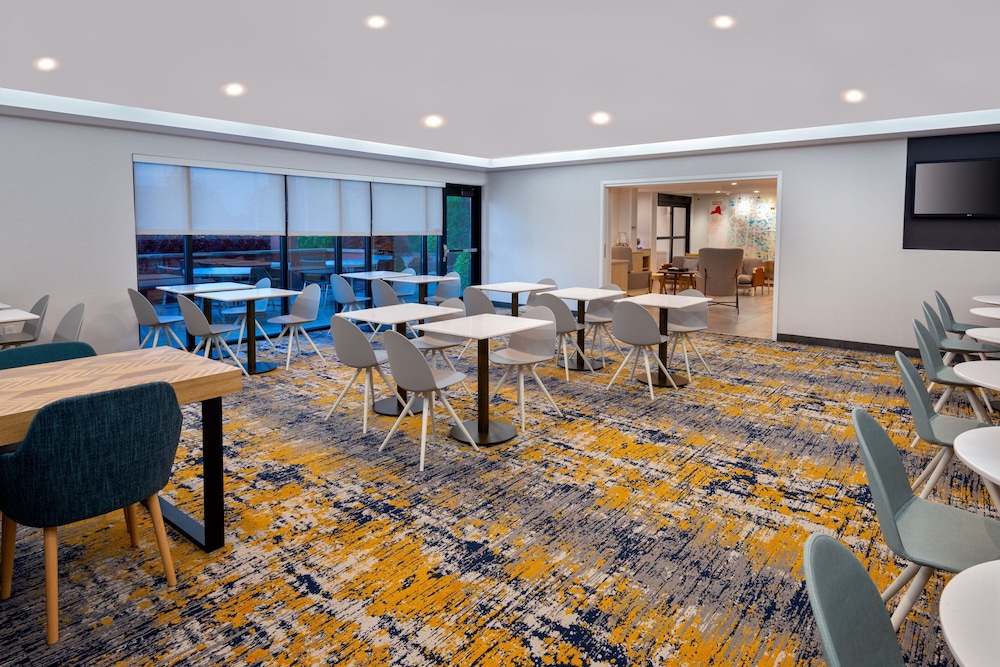 TownePlace Suites Buffalo Airport - photo 44