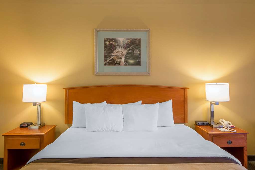 Quality Inn & Suites Pryor - photo 5