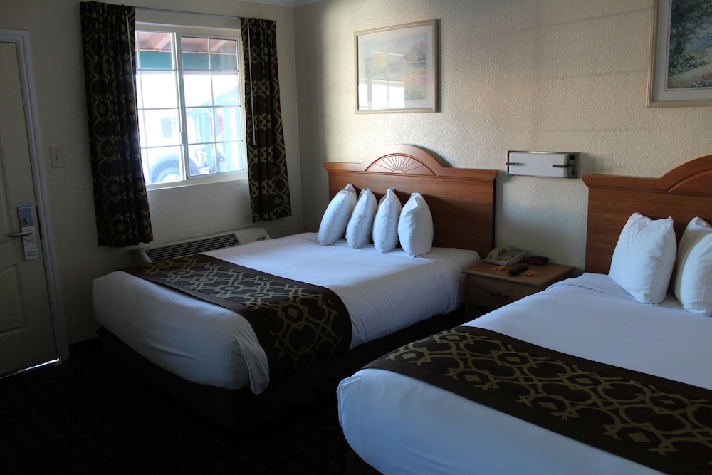 Riverside Inn & Suites Santa Cruz - photo 15