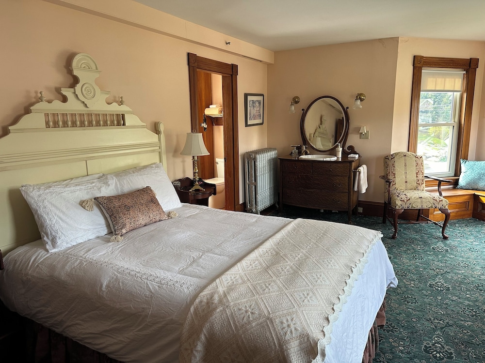 Meredith Inn - photo 5