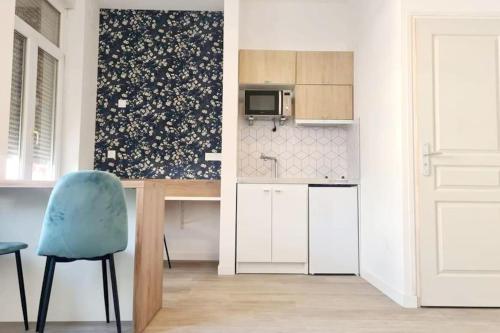 Studio Entierement Renove Proche Gare in Cambrai, France