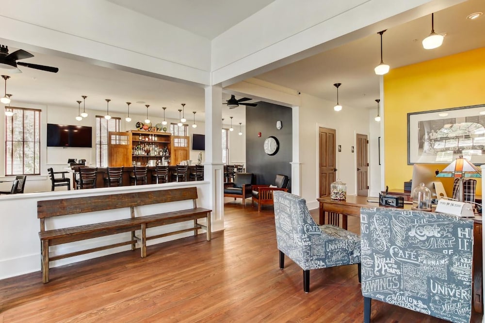Amelia Schoolhouse Inn - photo 17