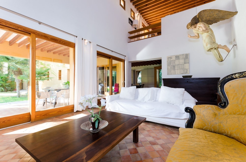 Villa Son Floriana — 4-Star Luxury Hotel in Son Servera, Spain