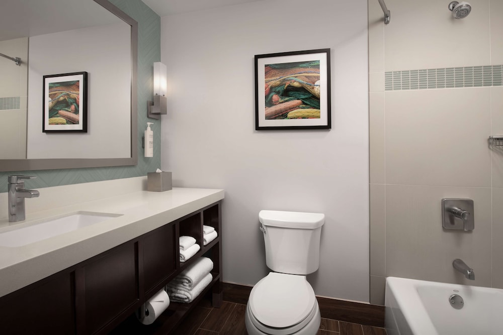 Hilton Garden Inn Marina Del Rey - photo 22