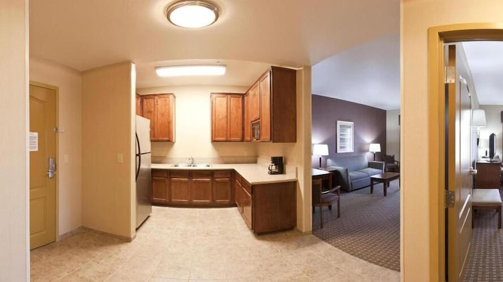 Holiday Inn Express & Suites Willows by IHG - photo 13